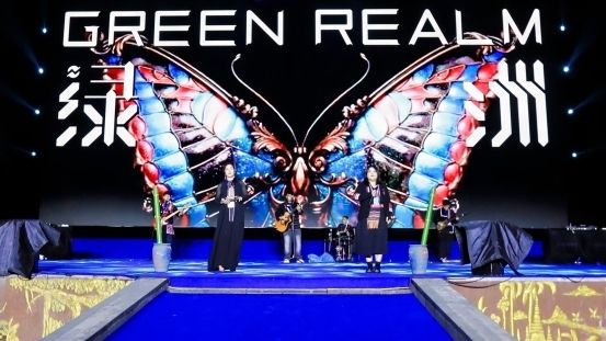 “绿洲泼水传说特别秀	”引爆西双版纳泼水节文化狂欢